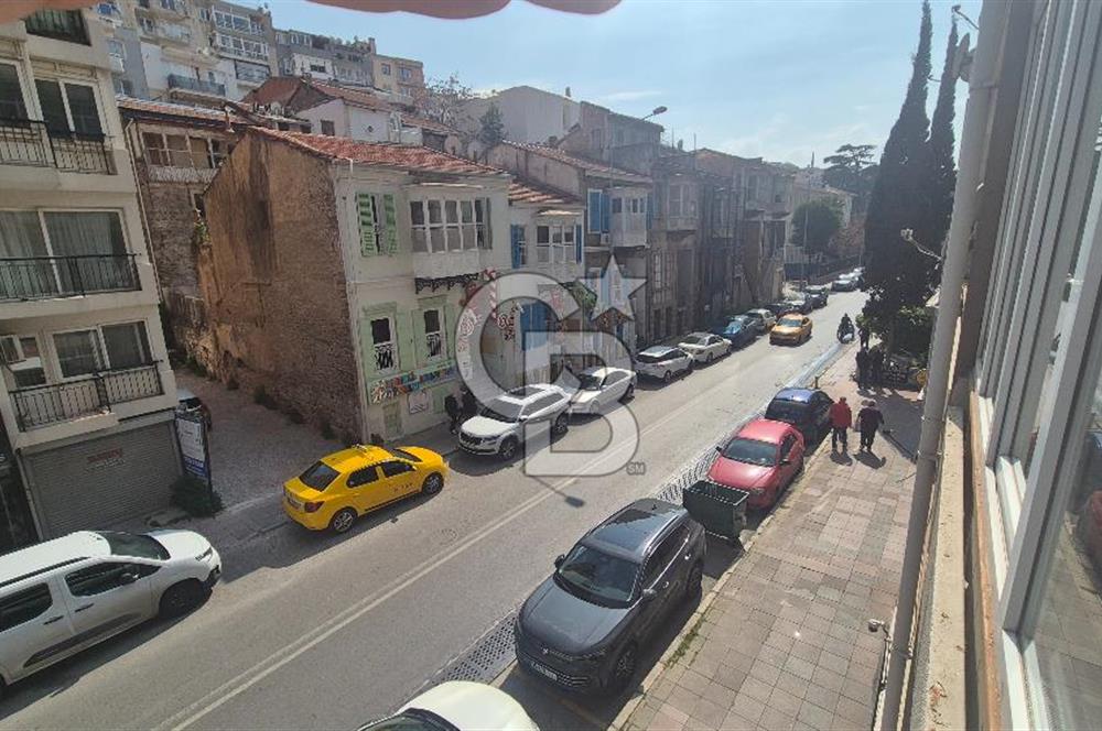 İzmir Küçükyalı'da Tadilatlı 3+1 Yalı Dairesi