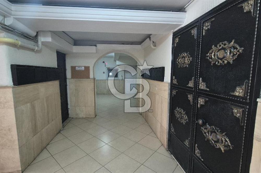 İzmir Küçükyalı'da Tadilatlı 3+1 Yalı Dairesi