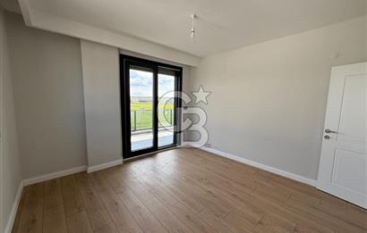 Küçükköy'de Havuzlu Site İçerisinde 4+1 Satılık Villa