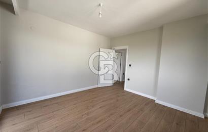 Küçükköy'de Havuzlu Site İçerisinde 4+1 Satılık Villa