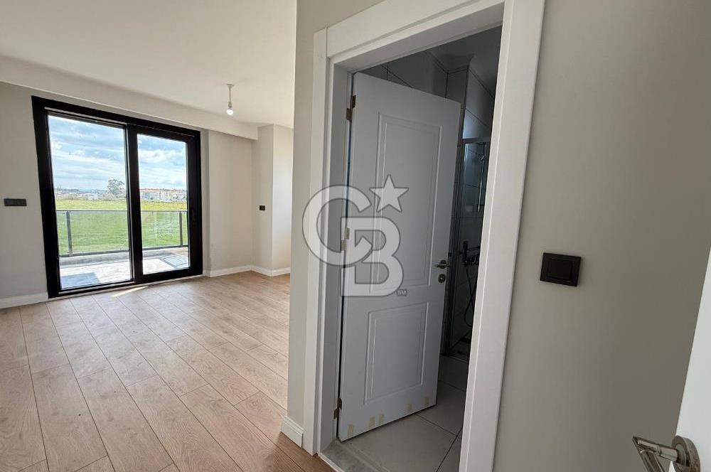 Küçükköy'de Havuzlu Site İçerisinde 4+1 Satılık Villa