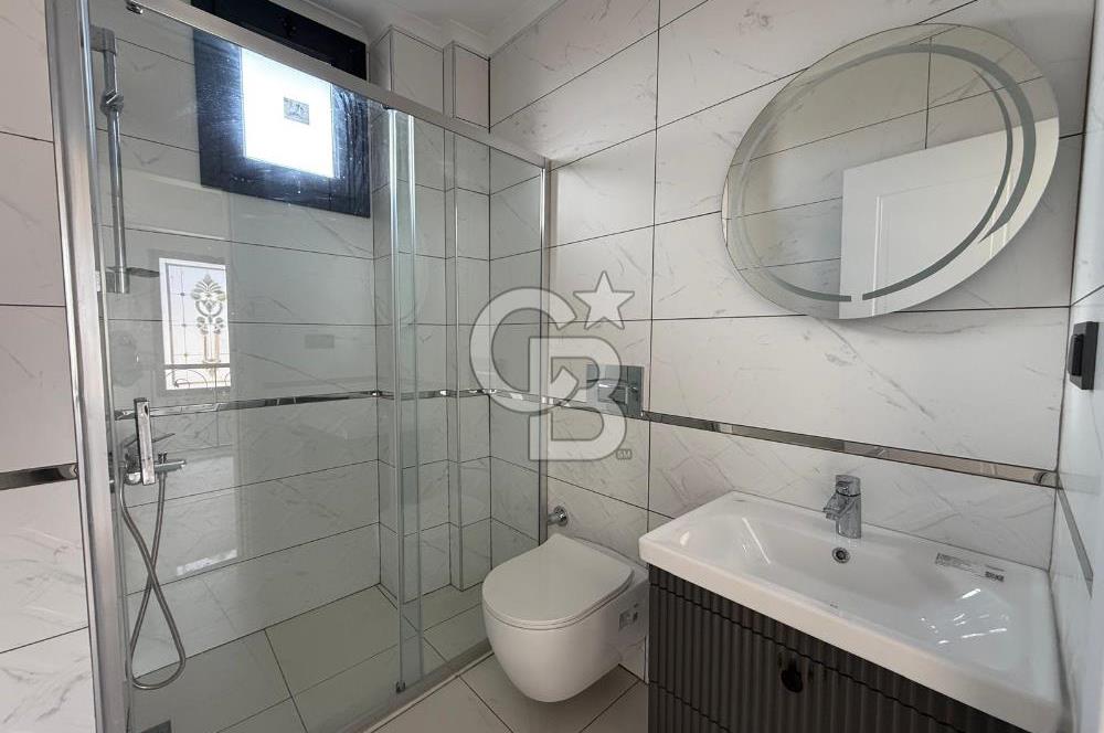 Küçükköy'de Havuzlu Site İçerisinde 4+1 Satılık Villa