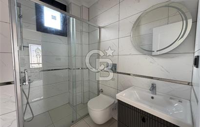 Küçükköy'de Havuzlu Site İçerisinde 4+1 Satılık Villa