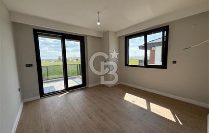 Küçükköy'de Havuzlu Site İçerisinde 4+1 Satılık Villa