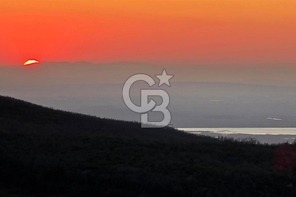 Nilüfer Unçukurunda Eşsiz Panoramik Uluabat Gölü Manzarası