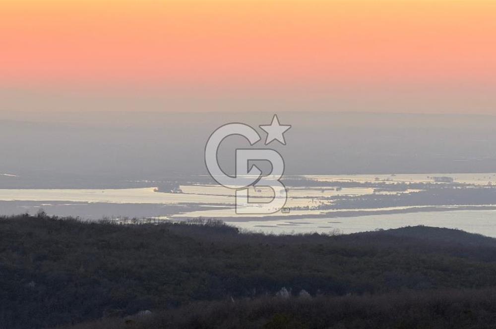 Nilüfer Unçukurunda Eşsiz Panoramik Uluabat Gölü Manzarası