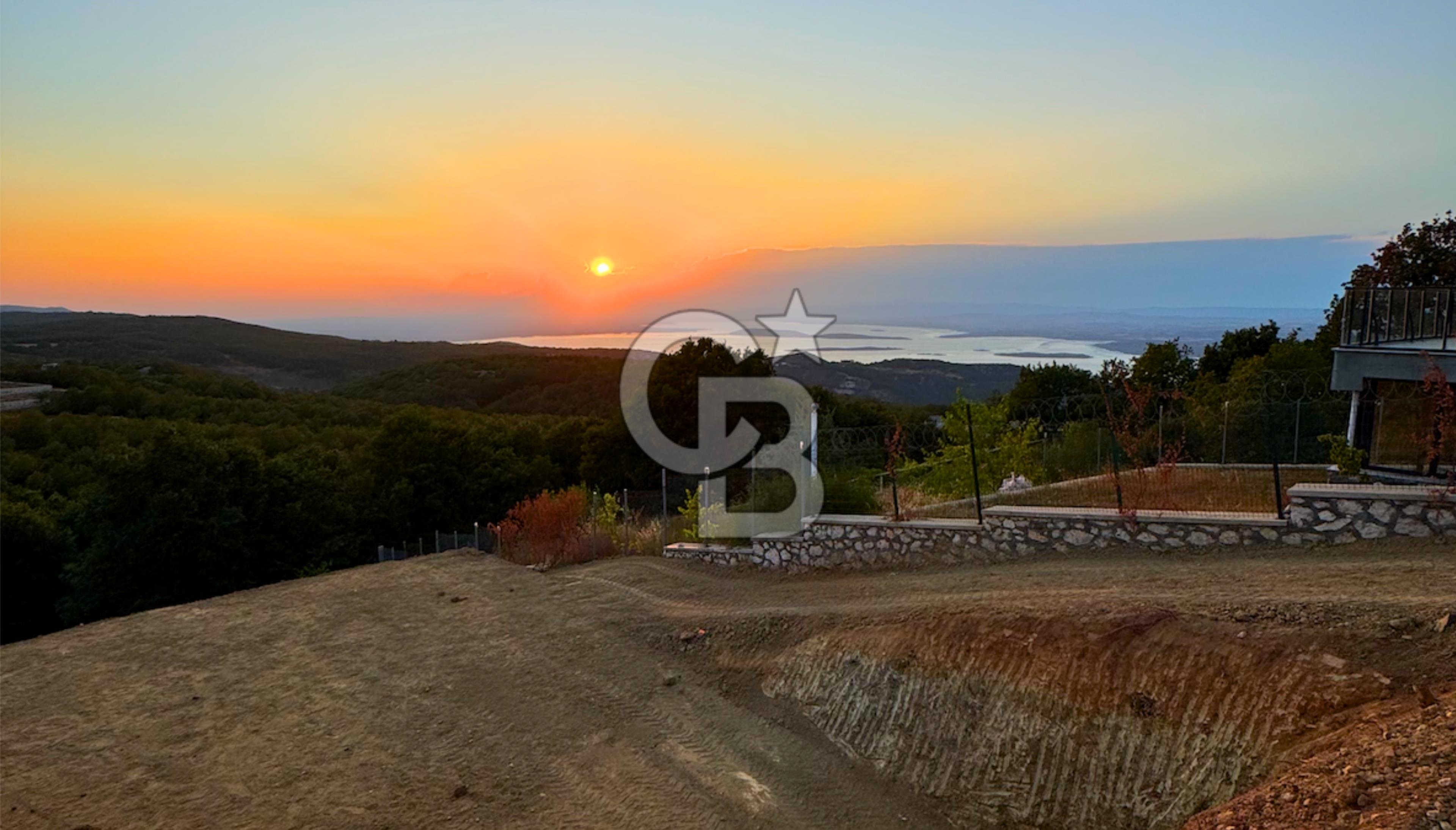 Nilüfer Unçukurunda Eşsiz Panoramik Uluabat Gölü Manzarası