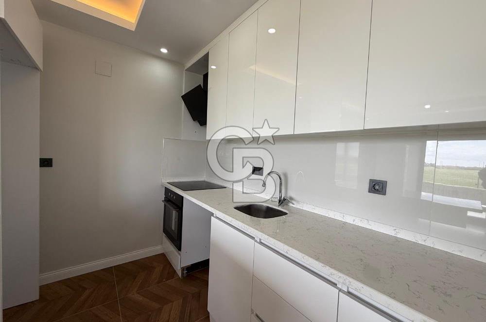 Küçükköy'de Havuzlu Site İçerisinde 4+1 Satılık Villa