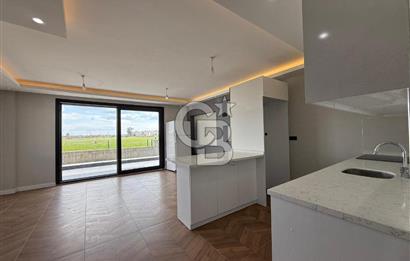 Küçükköy'de Havuzlu Site İçerisinde 4+1 Satılık Villa