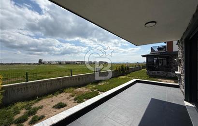 Küçükköy'de Havuzlu Site İçerisinde 4+1 Satılık Villa