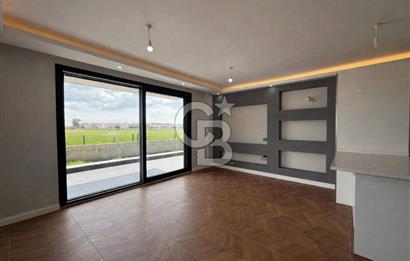 Küçükköy'de Havuzlu Site İçerisinde 4+1 Satılık Villa