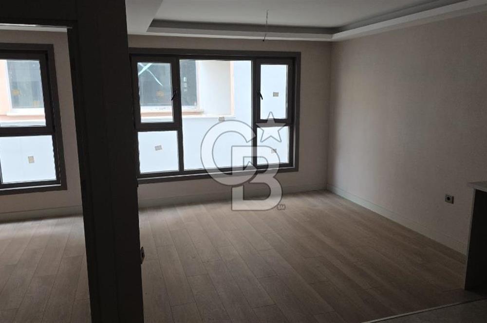 ÖVEÇLER'DE MERKEZE, ULAŞIMA YAKIN 1+1 DAİRE