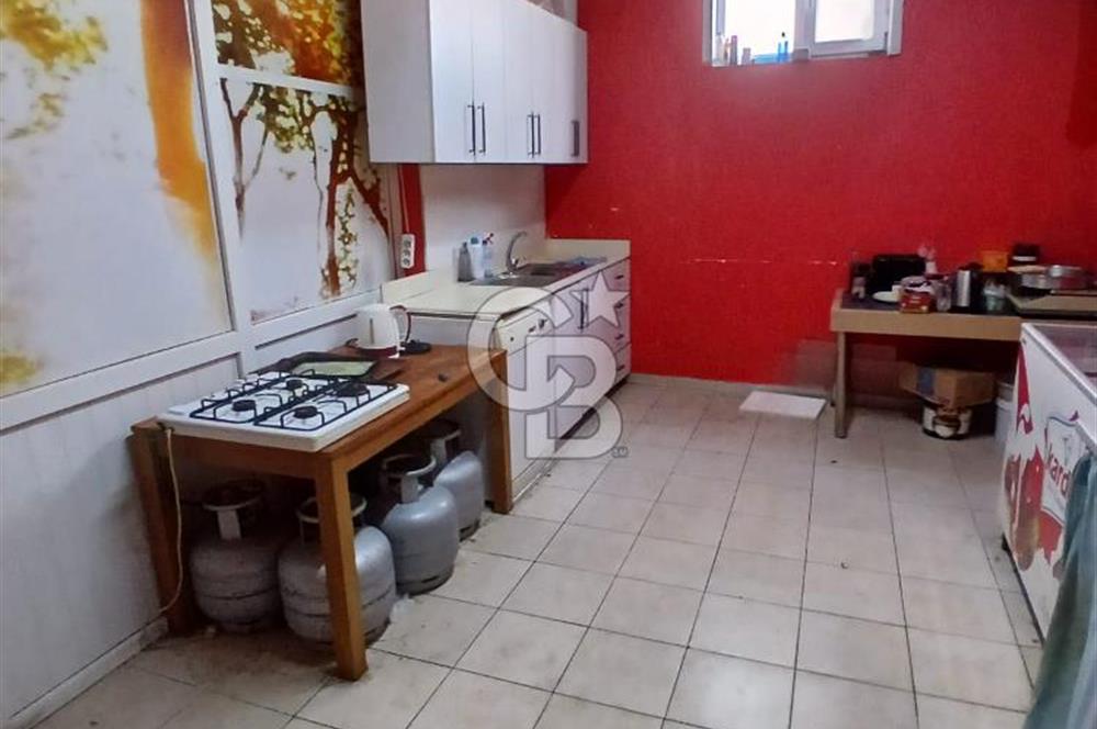 cb fly işlek lokasyonda döner ve kokoreç salonu