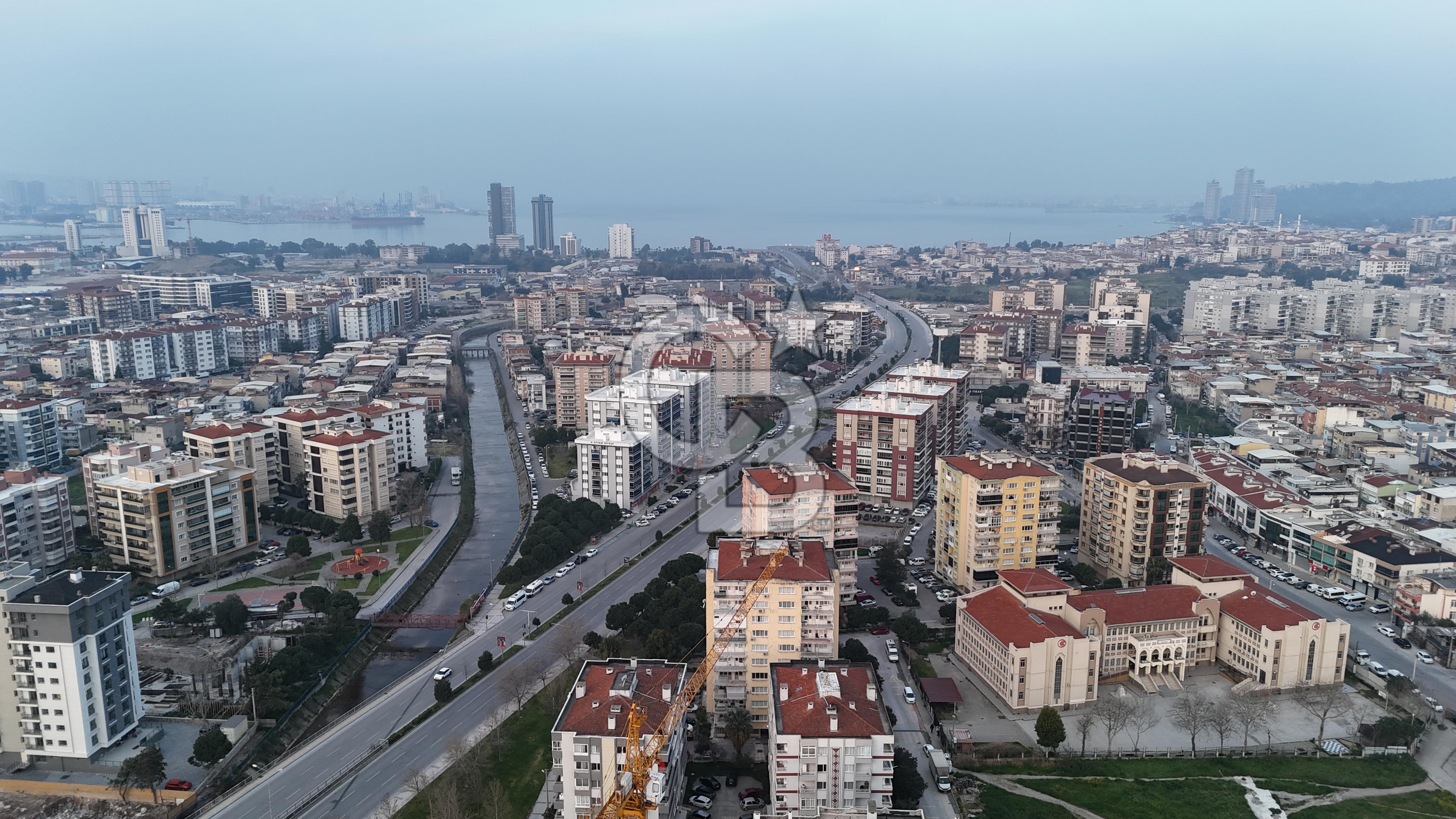 Bayraklı Adalet Mahallesi Kiralık Dükkan