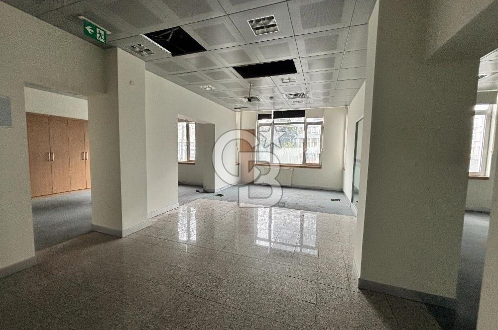 BANKADAN ŞİŞLİ'DE SATILIK CADDE ÜSTÜ BİNA