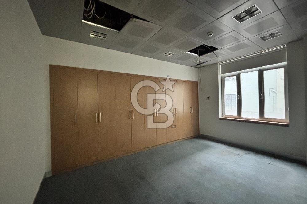 BANKADAN ŞİŞLİ'DE SATILIK CADDE ÜSTÜ BİNA