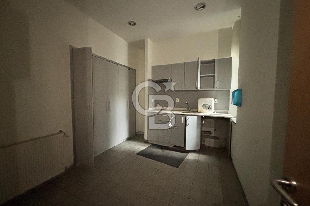 BANKADAN ŞİŞLİ'DE SATILIK CADDE ÜSTÜ BİNA