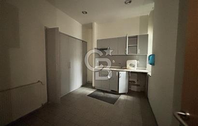 BANKADAN ŞİŞLİ'DE SATILIK CADDE ÜSTÜ BİNA