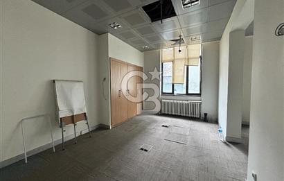 BANKADAN ŞİŞLİ'DE SATILIK CADDE ÜSTÜ BİNA