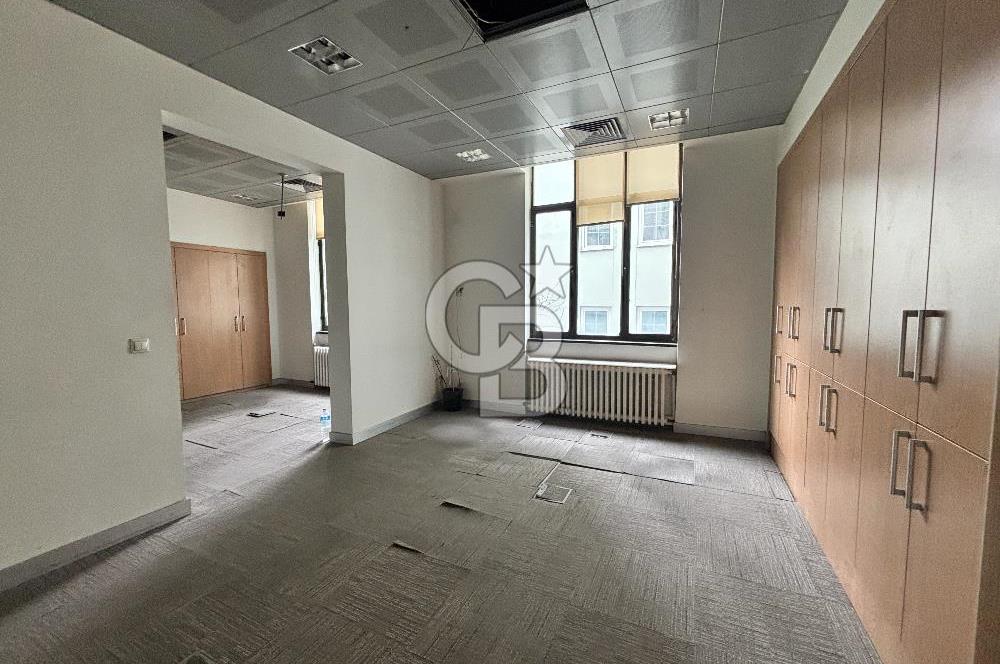 BANKADAN ŞİŞLİ'DE SATILIK CADDE ÜSTÜ BİNA