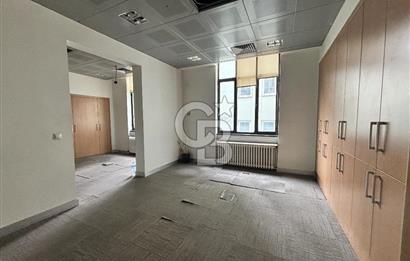 BANKADAN ŞİŞLİ'DE SATILIK CADDE ÜSTÜ BİNA