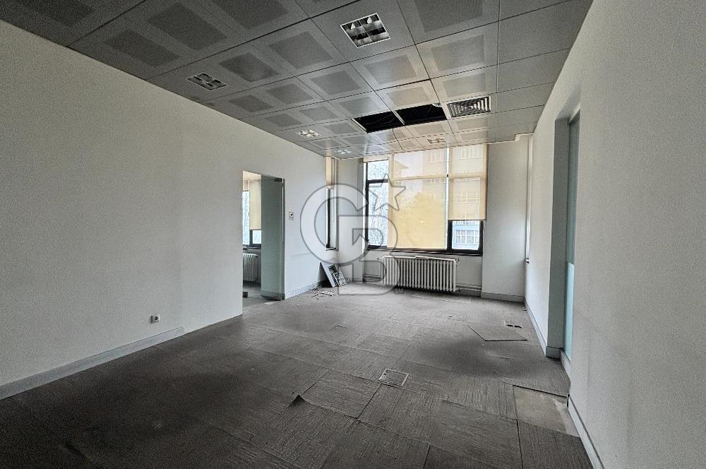 BANKADAN ŞİŞLİ'DE SATILIK CADDE ÜSTÜ BİNA