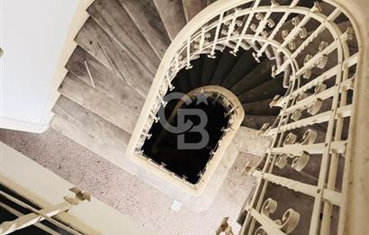 BANKADAN ŞİŞLİ'DE SATILIK CADDE ÜSTÜ BİNA