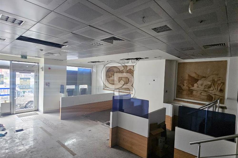 BANKADAN ŞİŞLİ'DE SATILIK CADDE ÜSTÜ BİNA