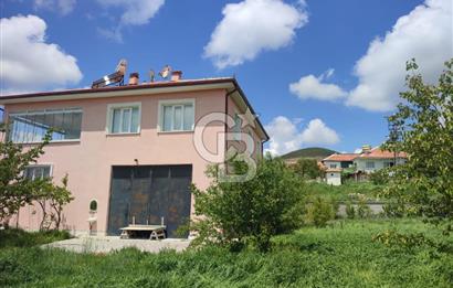 Doğankent Çavuşlu'da 4000 m2 Arsada 3+1 - 2 Mutfaklı Satılık Ev