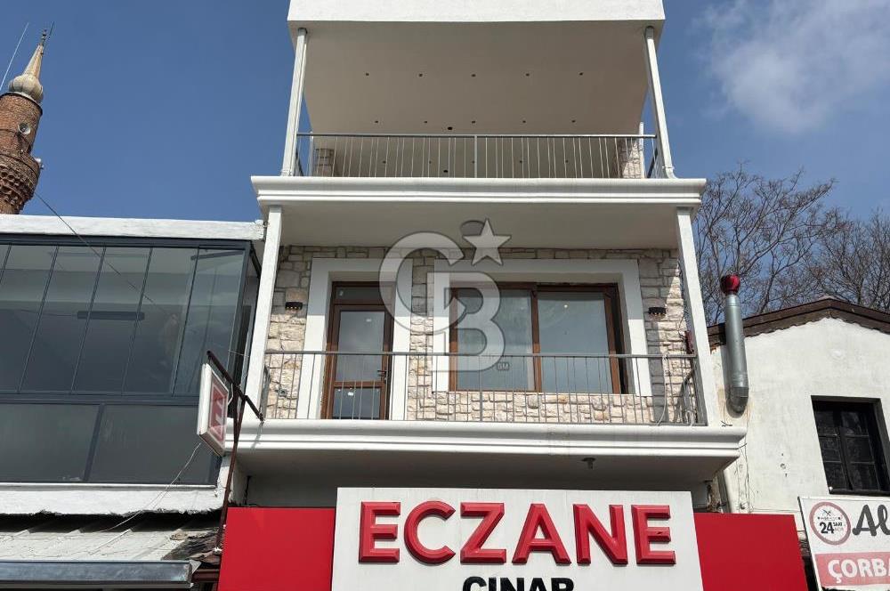 Urla Mermeli Çeşme'de İki Tapulu Yenilenmiş Satılık Geniş Ofis