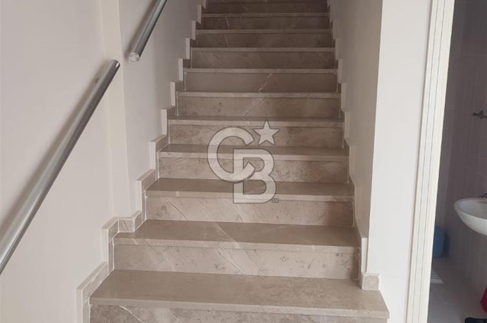 Doğankent Çavuşlu'da 4000 m2 Arsada 3+1 - 2 Mutfaklı Satılık Ev