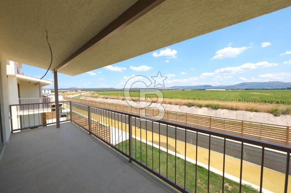 Ayvalık Altınova Sayfiye Sitesi İçerisinde Havuzlu Geniş 2+1 Daire