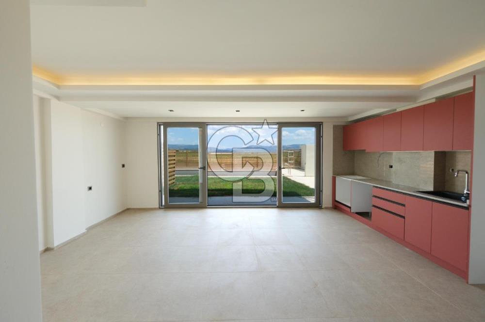 Ayvalık Altınova Sayfiye Sitesi İçerisinde Havuzlu Geniş 2+1 Daire