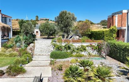 ÇEŞME OVACIK SATILIK 856 m² DENİZ MANZARALI ARSA