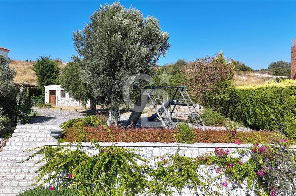 ÇEŞME OVACIK SATILIK 856 m² DENİZ MANZARALI ARSA