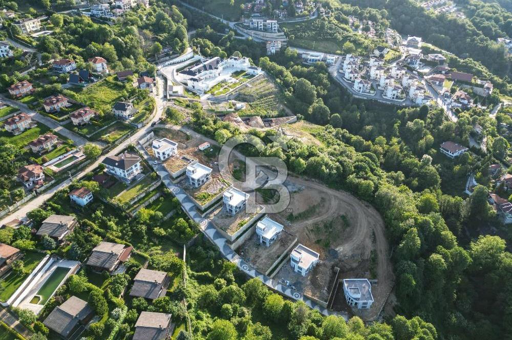 Lüksün Zirvesi: 5+1 Müstakil Havuzlu Göl Manzaralı Malikane