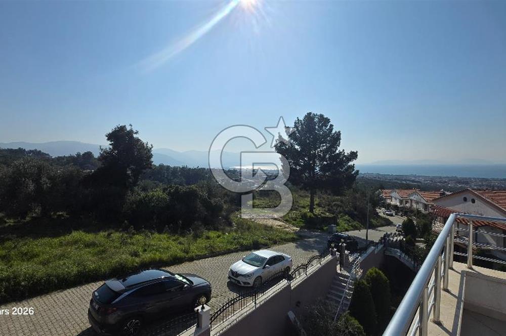 KUŞADASI SOĞUCAKTA SELCUK DENGE SİTESİ 5+2 TRİPLEKS VİLLA