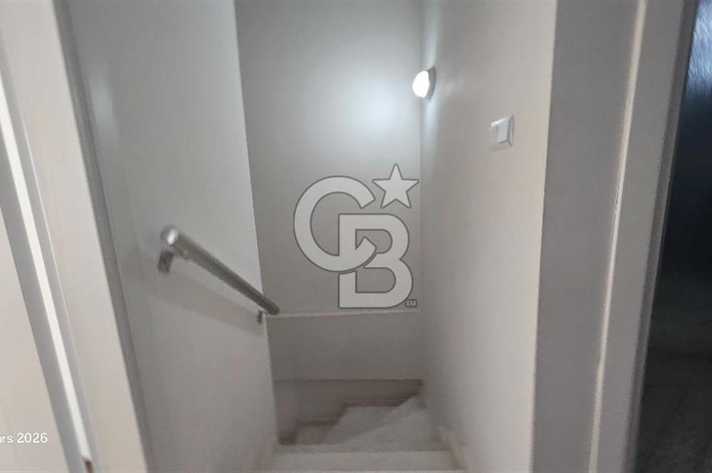 KUŞADASI SOĞUCAKTA SELCUK DENGE SİTESİ 5+2 TRİPLEKS VİLLA