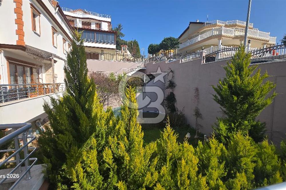 KUŞADASI SOĞUCAKTA SELCUK DENGE SİTESİ 5+2 TRİPLEKS VİLLA