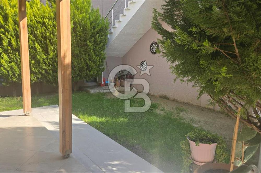 KUŞADASI SOĞUCAKTA SELCUK DENGE SİTESİ 5+2 TRİPLEKS VİLLA