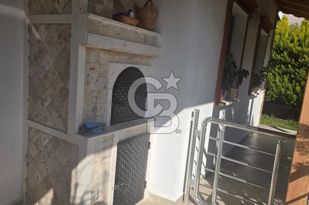 KUŞADASI SOĞUCAKTA SELCUK DENGE SİTESİ 5+2 TRİPLEKS VİLLA
