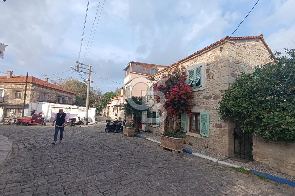 1307135820 İZMİRİN İNCİSİ FOÇADA DENİZE 30 METRE KİRALIK DÜKKAN