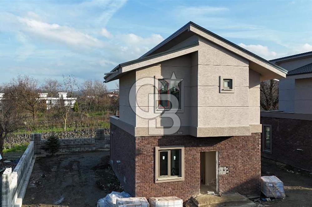 Göl ve Şehir Arasında Saklı Bir Cennet: Modern Tasarım, Müstakil