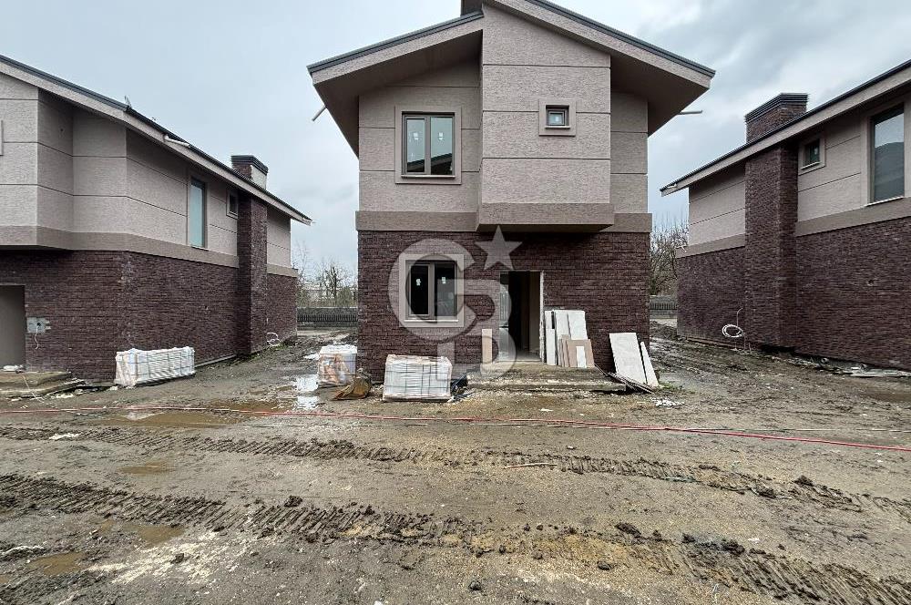 Göl ve Şehir Arasında Saklı Bir Cennet: Modern Tasarım, Müstakil