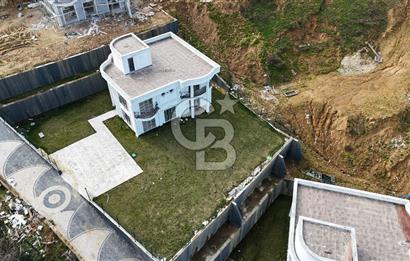 Lüksün Zirvesi: 5+1 Müstakil Havuzlu Göl Manzaralı Malikane