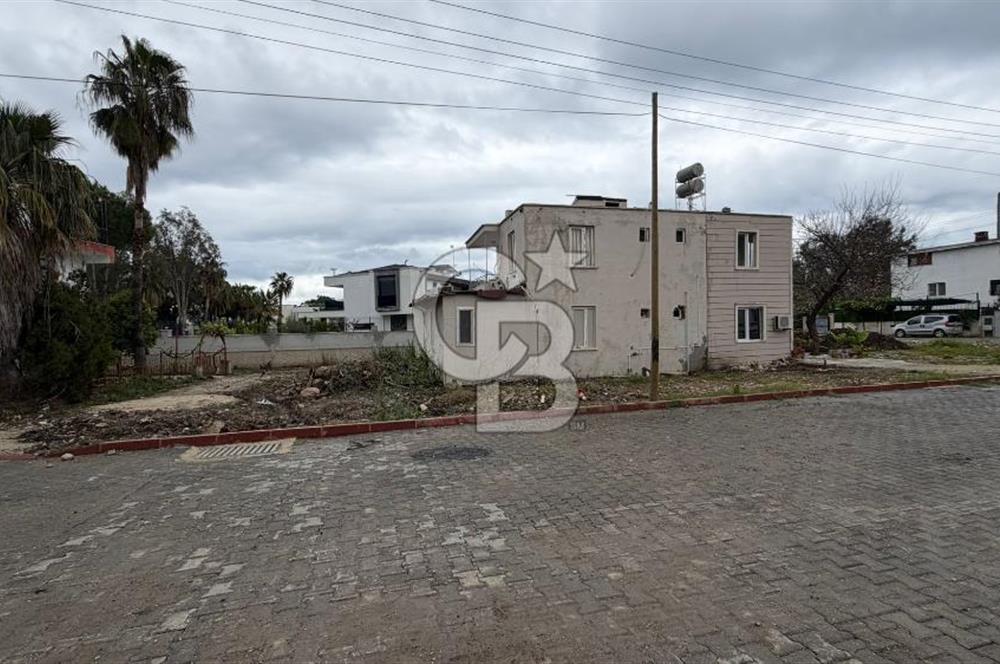 KEMER ÇAMYUVA MERKEZDE SATILIK KÖŞE VİLLA PARSELİ 819 MT2