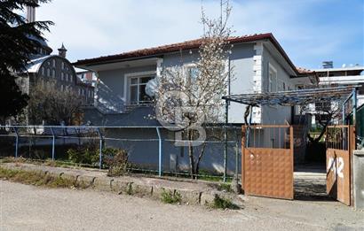 Harmanlar Mah.de Köşe Parsel 307 m² Arsa İçinde 3+1 Müstakil Ev