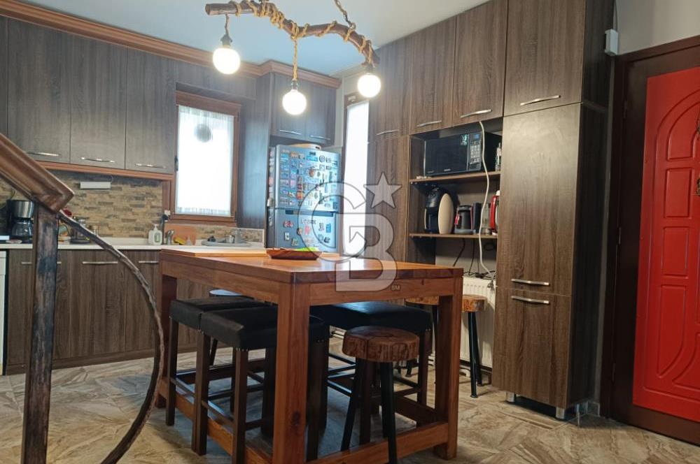 Çiğli İnönü'de Satılık 3+2 Tripleks Villa - Site İçinde, Bahçeli