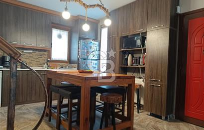 Çiğli İnönü'de Satılık 3+2 Tripleks Villa - Site İçinde, Bahçeli