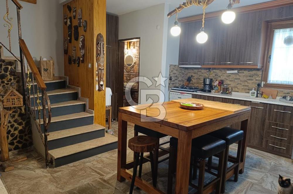 Çiğli İnönü'de Satılık 3+2 Tripleks Villa - Site İçinde, Bahçeli